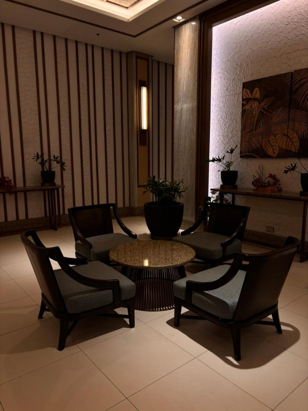 2 Bedroom Condo Unit Near Sm Bf & Naia At The Atherton By Dmci With 2 Balcony Paranaque City Экстерьер фото