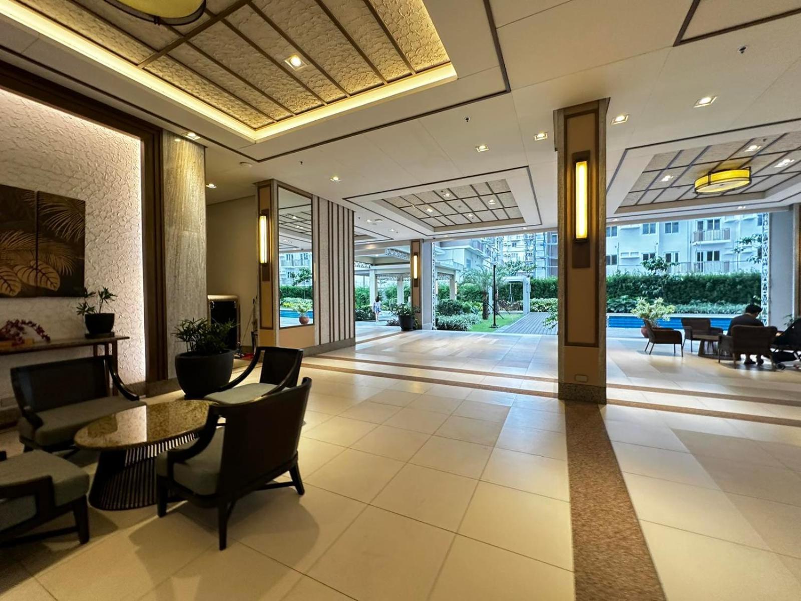 2 Bedroom Condo Unit Near Sm Bf & Naia At The Atherton By Dmci With 2 Balcony Paranaque City Экстерьер фото