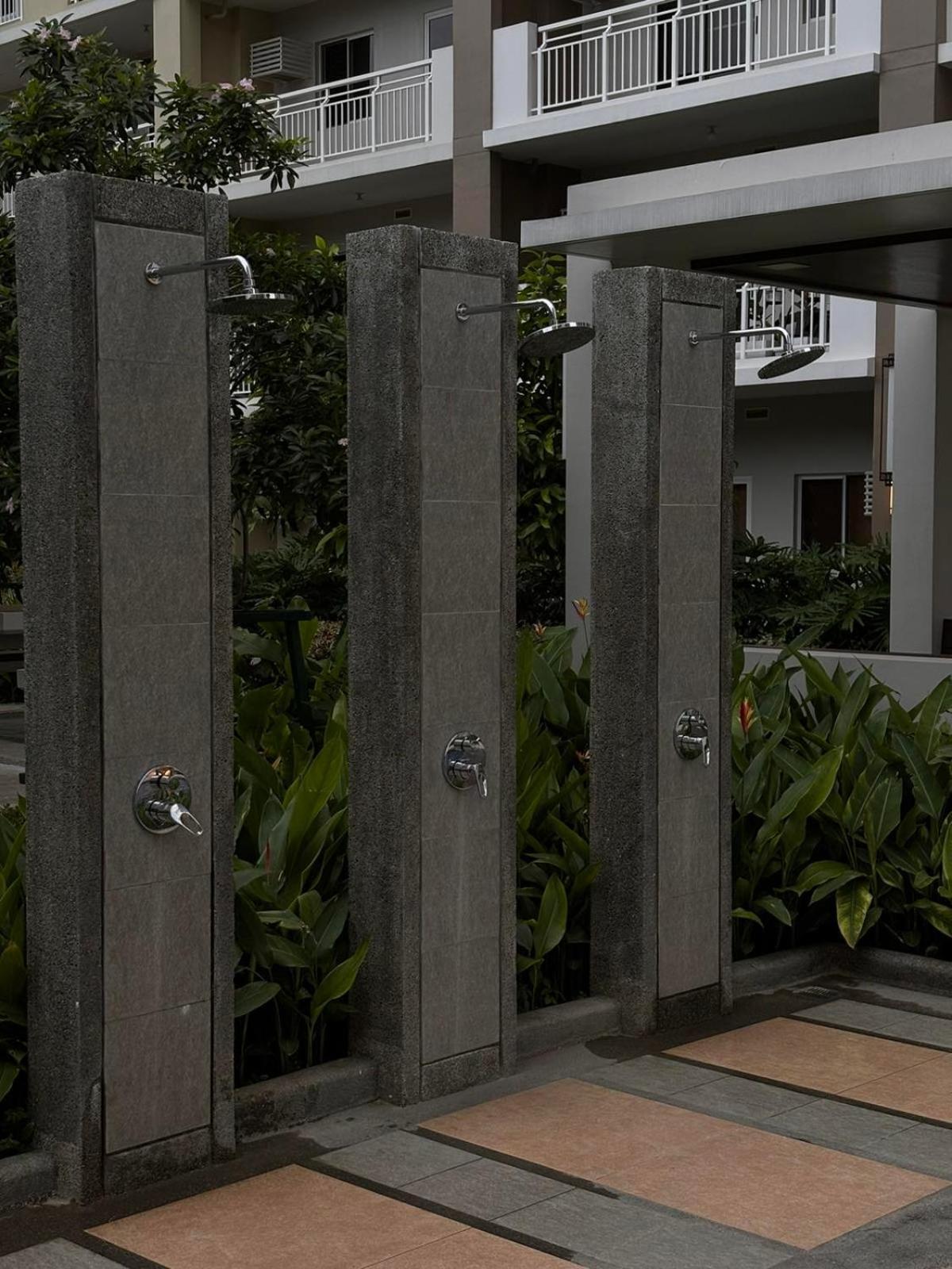 2 Bedroom Condo Unit Near Sm Bf & Naia At The Atherton By Dmci With 2 Balcony Paranaque City Экстерьер фото