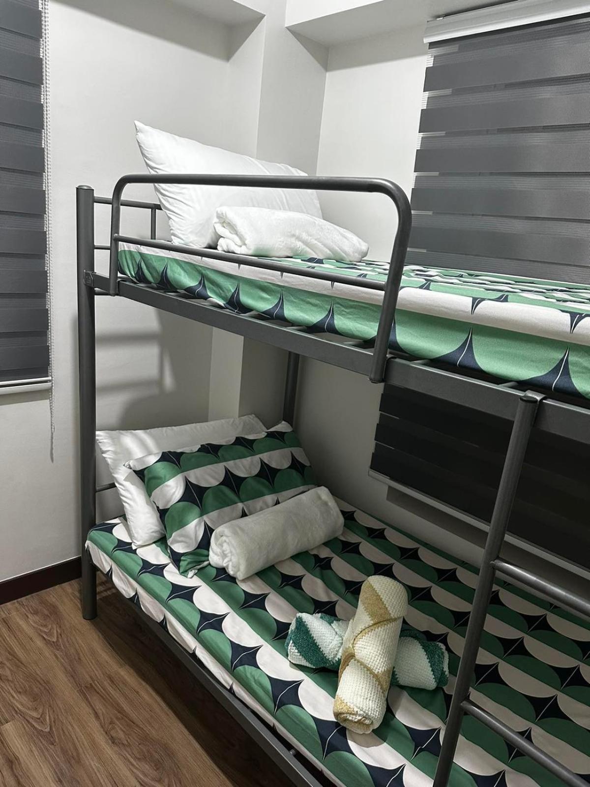 2 Bedroom Condo Unit Near Sm Bf & Naia At The Atherton By Dmci With 2 Balcony Paranaque City Экстерьер фото